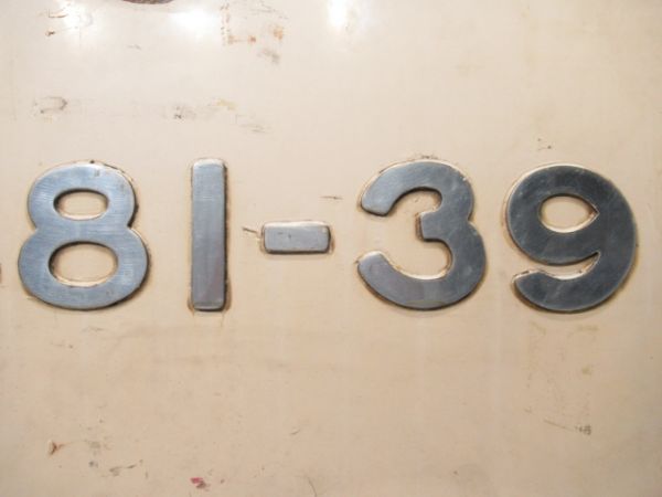 切抜板「サロ 481-39」