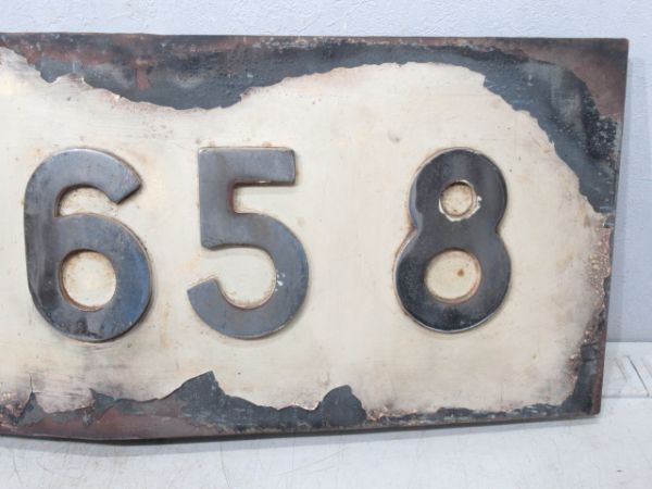 切抜板「EF65 8」(正面)