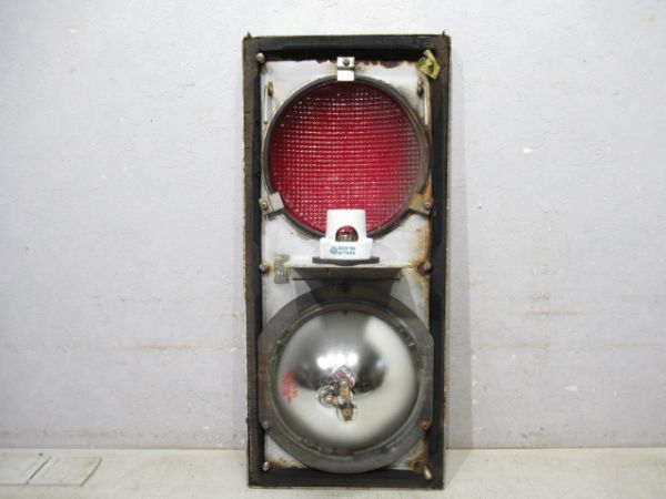 EF66-100(初期車) 前尾灯パネル