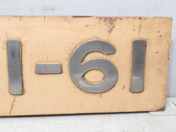 切抜板「サロ 481-61」