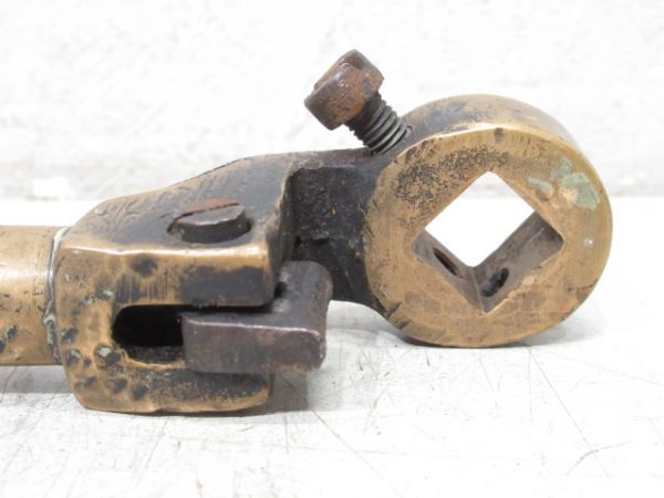 SL 砂撒弁ハンドル と シリンダー排水弁