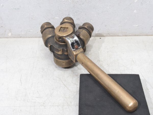 SL 砂撒弁ハンドル と シリンダー排水弁