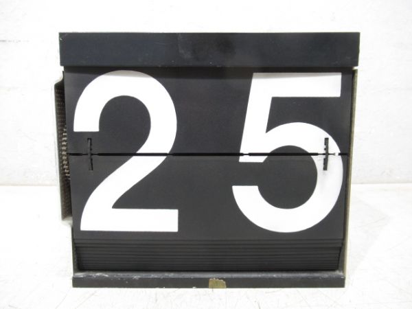 空港用 反転フラップ式案内