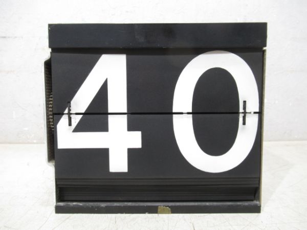 空港用 反転フラップ式案内