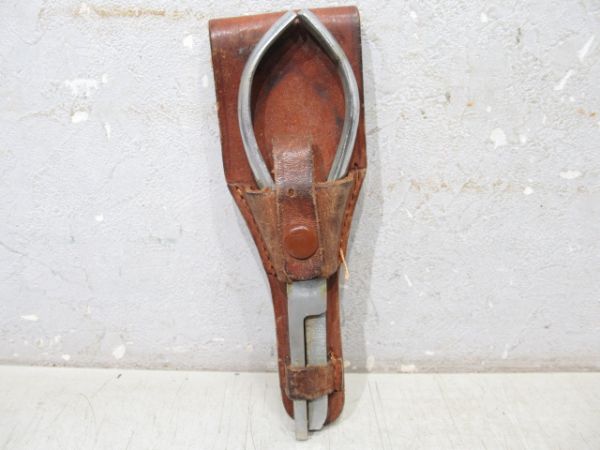 阪急車補パンチ(革ケース付き)